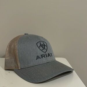 Grey Ariat hat